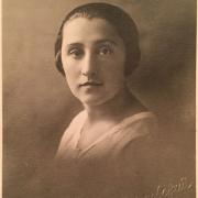 Ирина Владимировна Шевцова, моя бабушка, тихая, мягкая и очень талантливая, играла в свое время в театре Таирова. А в годы войны стояла у станка в Уфе, чтобы прокормить свою дочь и свою внучку.