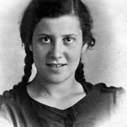 Лена – десятиклассница
