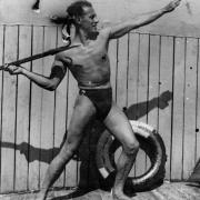 Мой папа – в «спортивной позе». Парк культуры и отдыха им. Горького. 1938 год